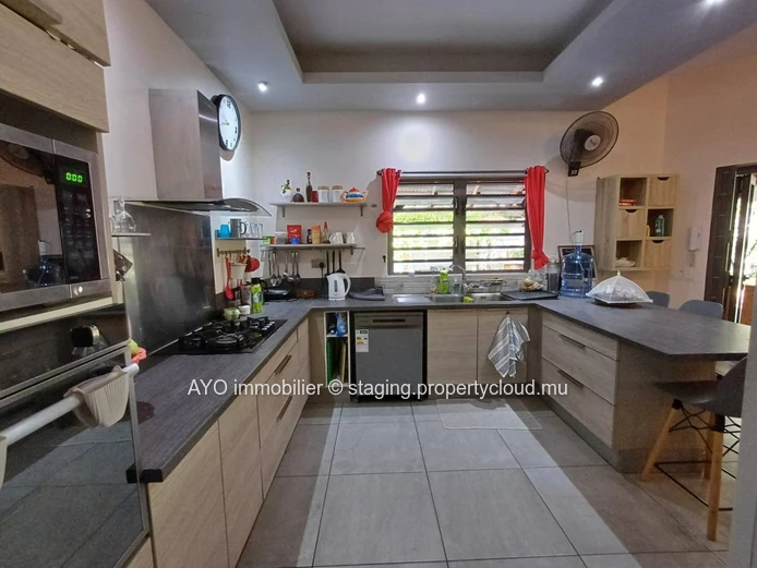Situation exclusive avec accès plage - A louer maison lumineuse de plain-pied située dans le quartier paisible de Gra...