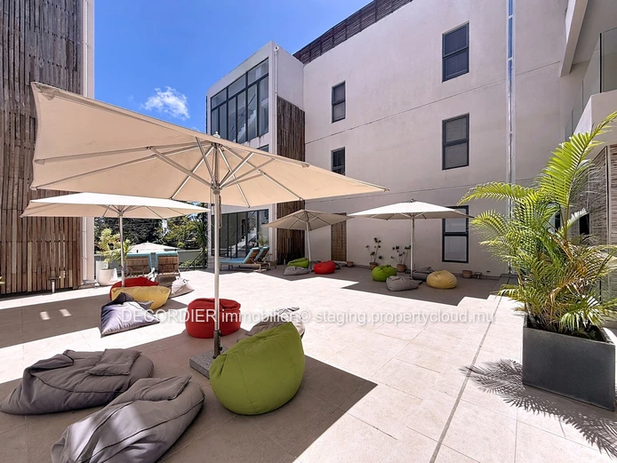 Penthouse with sea view in Pereybere