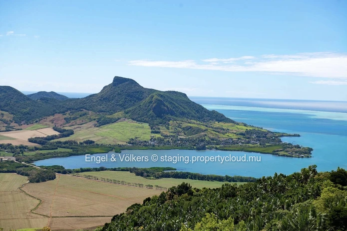 High-End Duplexes in a Secure Coastal Village with Beach Access