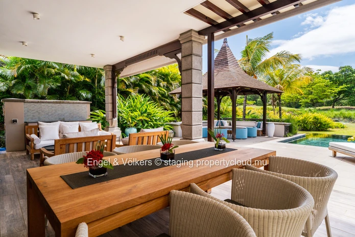 Contemporary Fairway Villa with Refined Outdoor Living