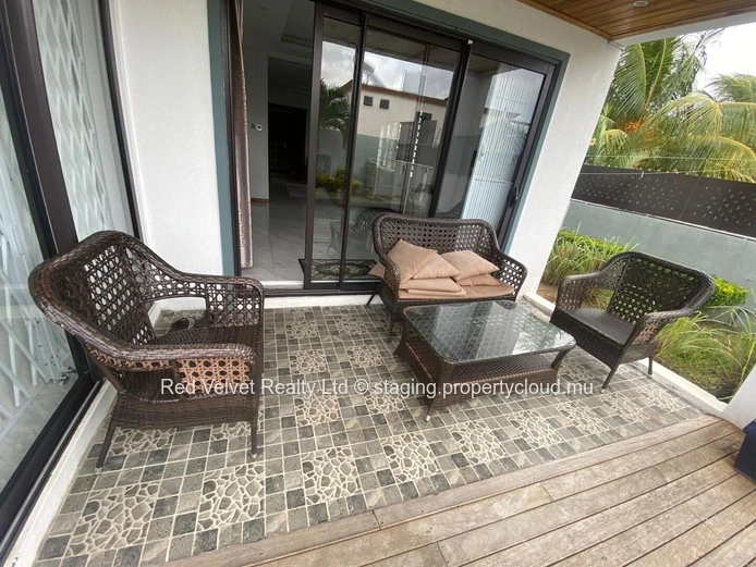 Villa for Rent in Péreybère, North
