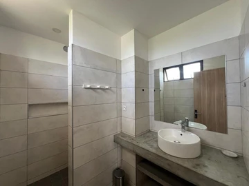 16 Bedroom Building