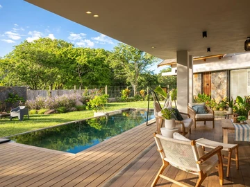 5 Bedroom Villa