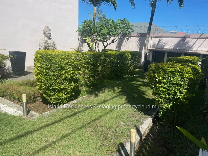 Très spacieuse villa tout confort avec 4 chambres, piscine et garage