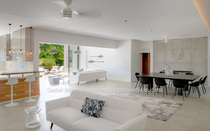 Exceptional villa with pool for sale - A gem of a property in the heart of Beau Champ