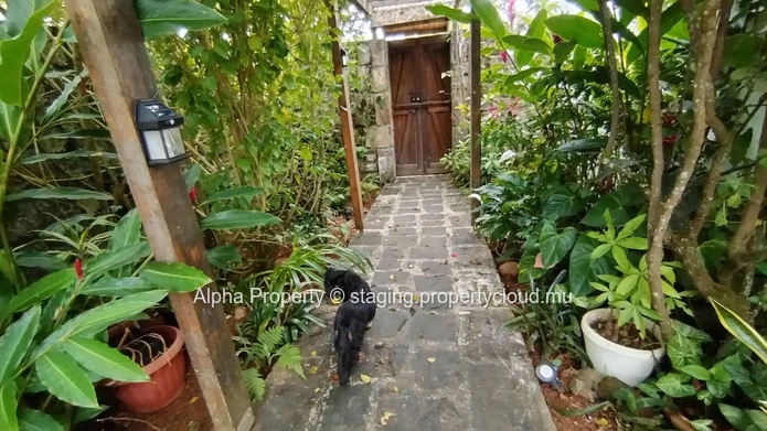 For sale stunning Rustic Home in Verdun, Moka district – 254 m² on a plot of 888 m² 