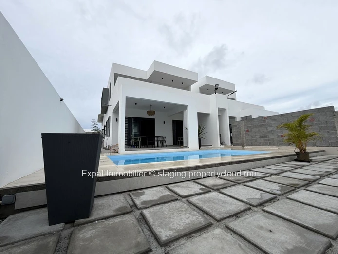 New Contemporary Villa With Terrace, Pool, And Garden – Near The Beach Moint Choisy