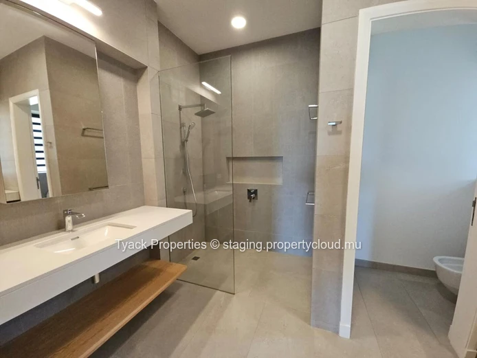 Elegant 3-Bedroom Apartment for Sale in Belle Vue Harel