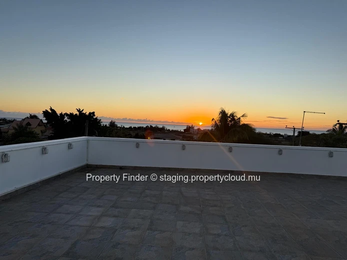 Spacious 4-Bedroom Family Home in Tamarin