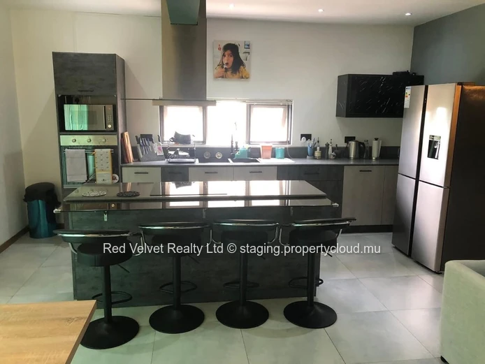  Brand New Luxurious Fully Furnished 3-Bedroom En Suite Apartment - 225 m² - For Sale –  Flic en Flac   