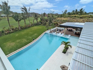 5 Bedroom Villa