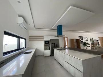 4 Bedroom Villa