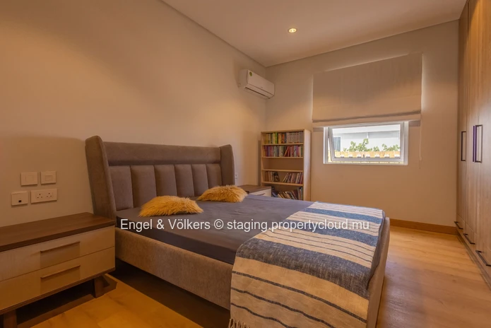 Marvellous 4-Bedroom Villa Near the Sea