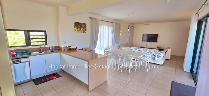 Stunning penthouse of 229 m², furnished and equipped, located in the exclusive Azuri estate
