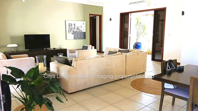 For Sale: Luxurious 4-Bedroom Villa in Tamarin