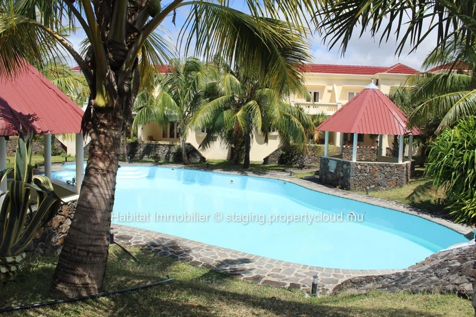 A VENDRE - Townhouse meublé et équipé de 200 m2 dans une résidence sécurisée 24/7 à Palmar. 