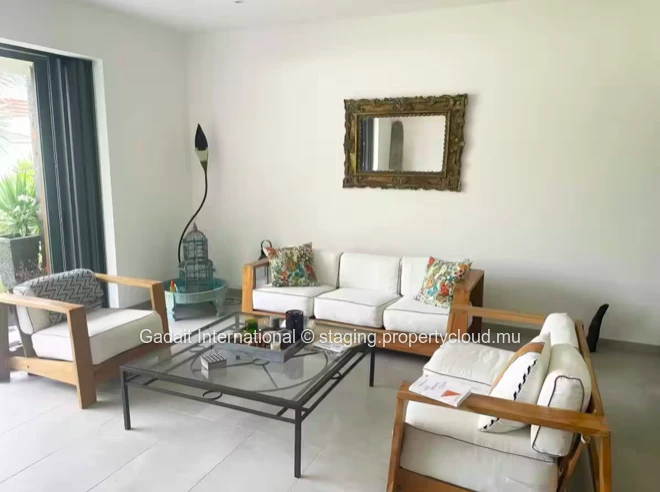 Pereybere Holiday Apartment – Beach Access, Pool & Security