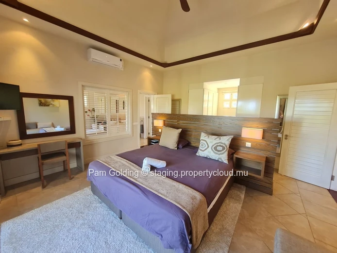 Une villa classique, offrant un style de vie parfait au cœur de Villas Valriche.