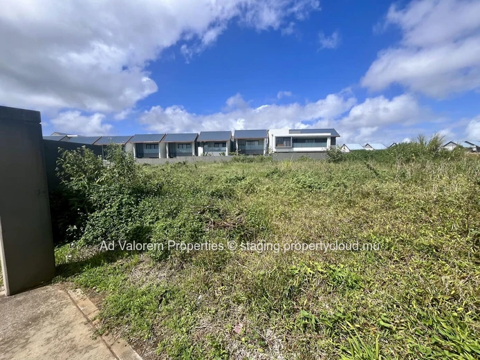 For Sale | Freehold plot of 1,224 m² | Heart of Moka’s Smart City
