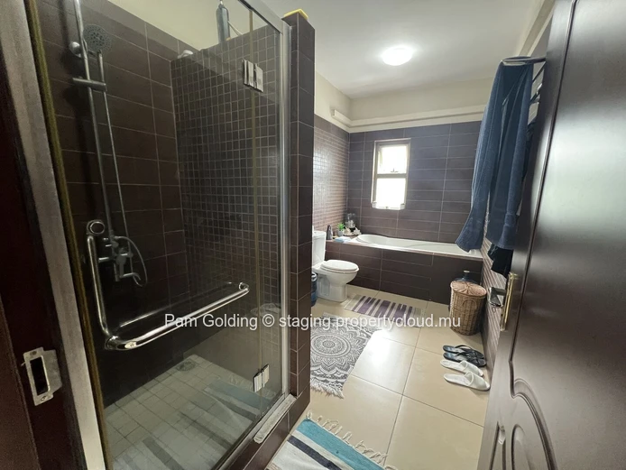 3 Bedroom Apartment minutes from the beach in Tamarin