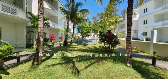 To rent - Magnificent furnished and equipped apartment of 105 m2 in Flic-en-Flac of a 24/7 secure residence within 1 ...