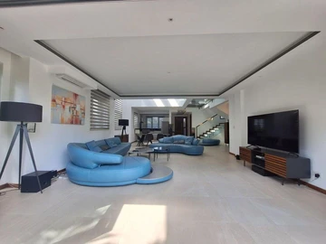 4 Bedroom Villa