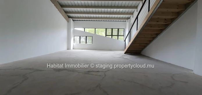 FOR SALE - This one unit unfurnished office space of 180 m2 including a mezzanine of 50 m2 is located in Floréal 