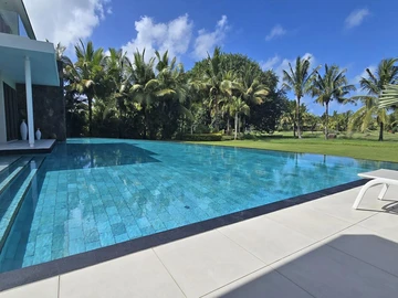 5 Bedroom Villa
