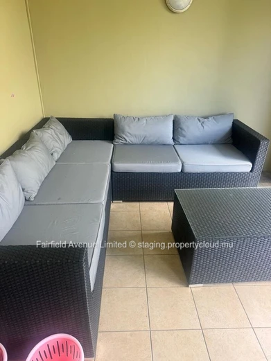 Fully furnished 3 bedroom home with private garden in the heart of Moka