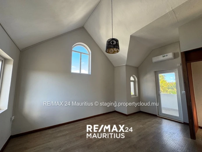Serene & Stylish A-Frame Villa | Steps to Pereybere Beach | Pet-Friendly | Pool