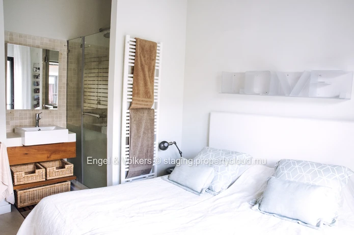 3-Bedroom Marina-Front Duplex with Splash Pool & Mountain views