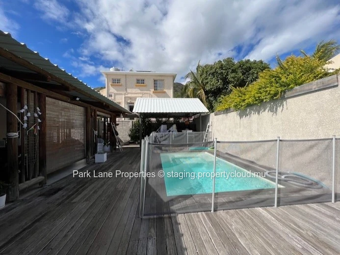 Cozy modern 3-bedroom oasis for sale in Tamarin