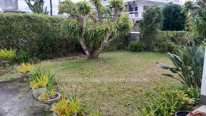 Ground floor of a house for rent as office in the center town of Quatre-Bornes- Good Opportunity !!