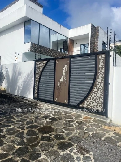 New construction - 3 bedrooms with pool and parking