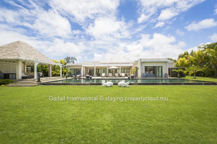 Villa d'exception avec vue panoramique sur le golf à Anahita Beau Champ