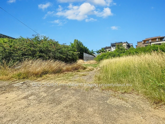 À Vendre Péreybère Terrain Résidentiel