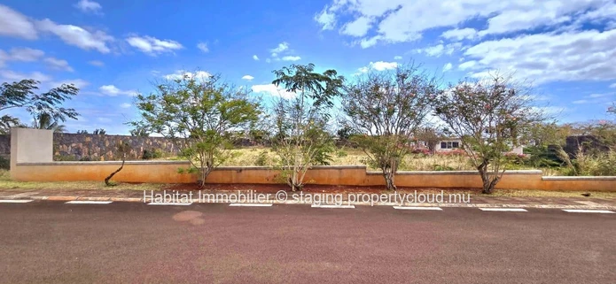 Exceptional plot of 288 toises (1,095?m² / 25 perches) located in the heart of the prestigious gated community of Roy...