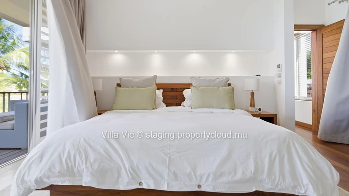 Péreybère - Villa de charme de 4 chambres pieds dans l'eau