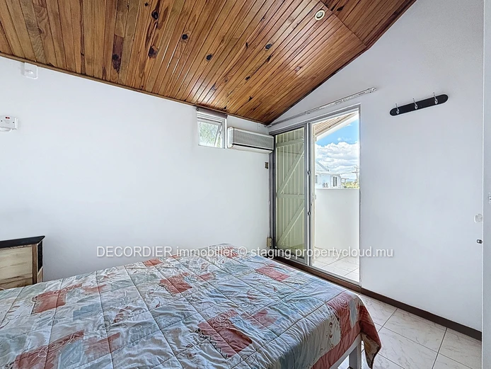 Elegant house in the heart of a sought-after, secure residential area