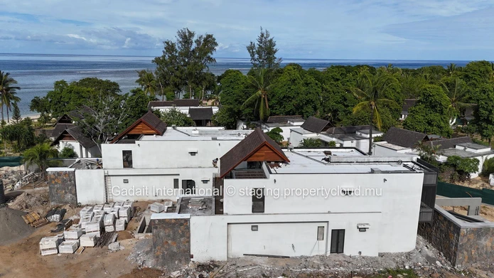 Exclusive penthouse with pool and sea view for sale on the west coast of Mauritius.