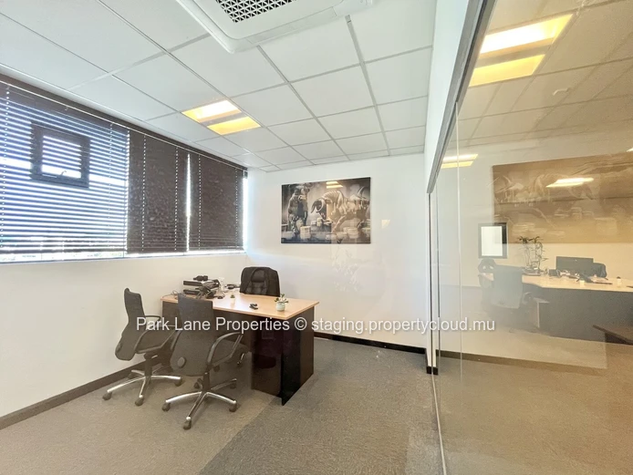 Modern 180 m² Office for Rent in the Heart of Ebene