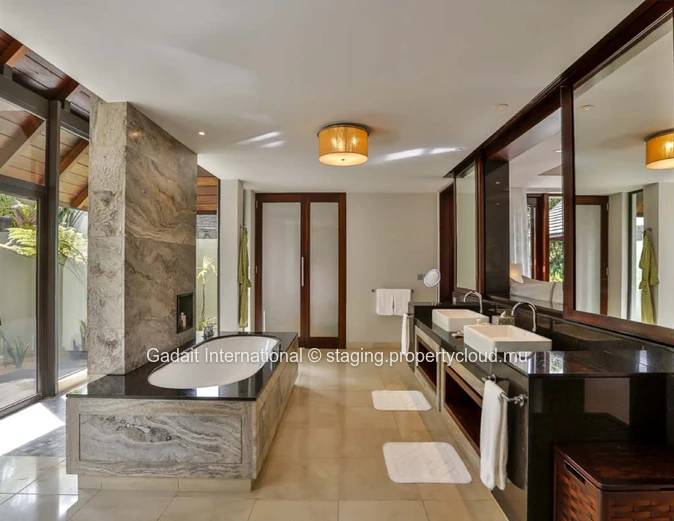 Investissez dans le luxe sur la côte Est de l'île Maurice avec cette villa de 3 chambres, vue Golf