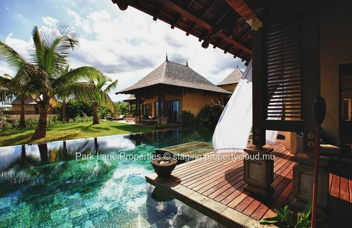 Luxueuse villa 6 càc dans domaine privé avec hôtel 5* en front de mer