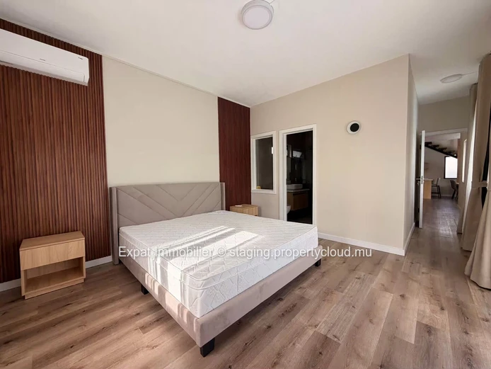 Villa neuve 3 chambres avec piscine privative à louer – Calodyne