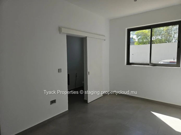 Contemporary Ground-Floor Apartment in Péreybère with Pool Acces
