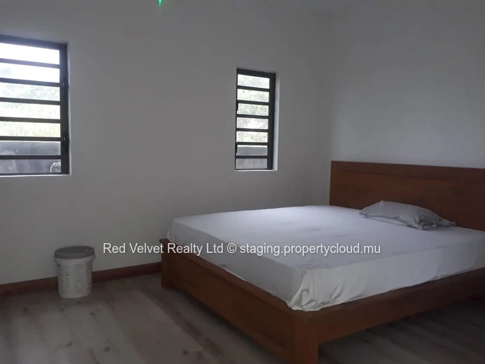  Beautiful House for Sale in Hermitage