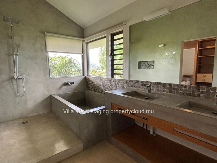 Mont Piton - Belle maison familiale de 4 chambres avec piscine
