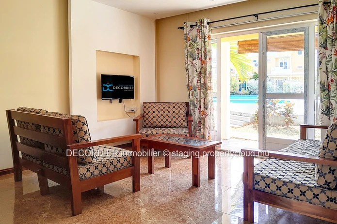 Triplex in a 24/7 secure residence with shared swimming pool