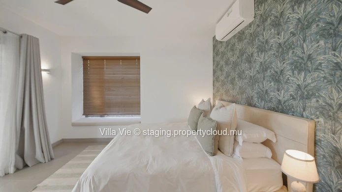 Péreybère - Villa de charme de 4 chambres pieds dans l'eau