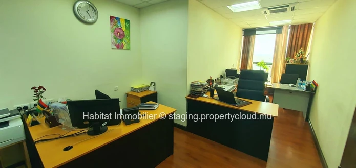 FOR SALE - A large high-end unfurnished air-conditioned office space of 619 m2 located in downtown Port-Louis.